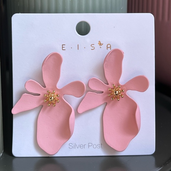 Large Pink Flower Earrings with Gold Center Detail - Picture 5 of 12